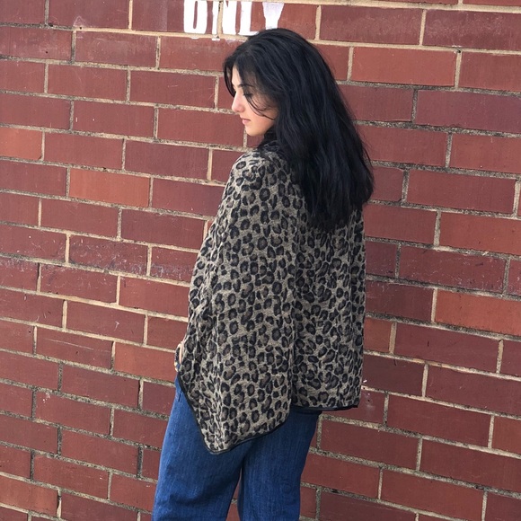 ✨LAST ONE ✨Chic Leopard jacket/cape - Picture 5 of 8